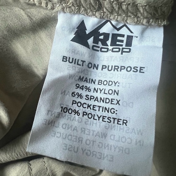 REI Convertible Roll Up Hiking Lightweight Pants Outdoors
Women's 12 - Picture 14 of 15